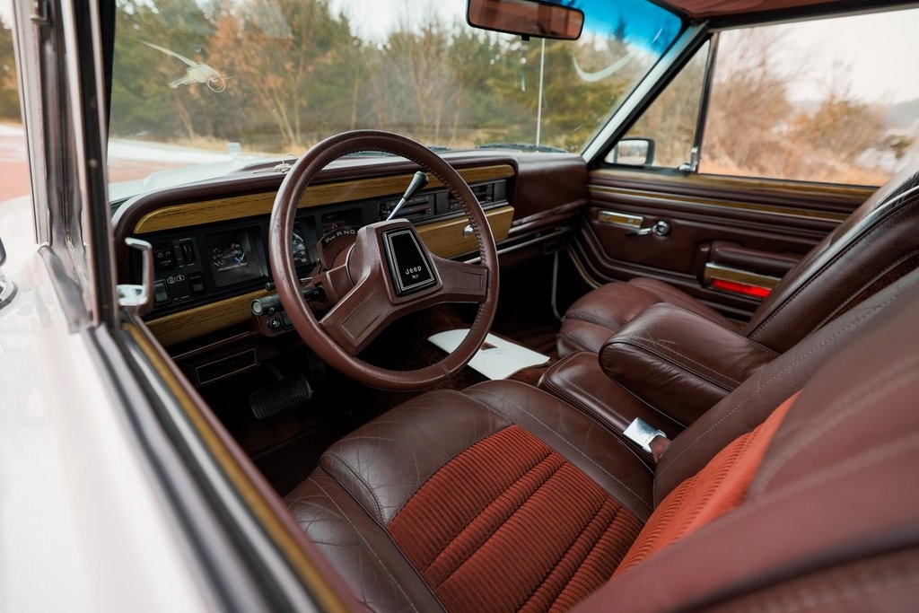 1989 Jeep Grand Wagoneer Base
