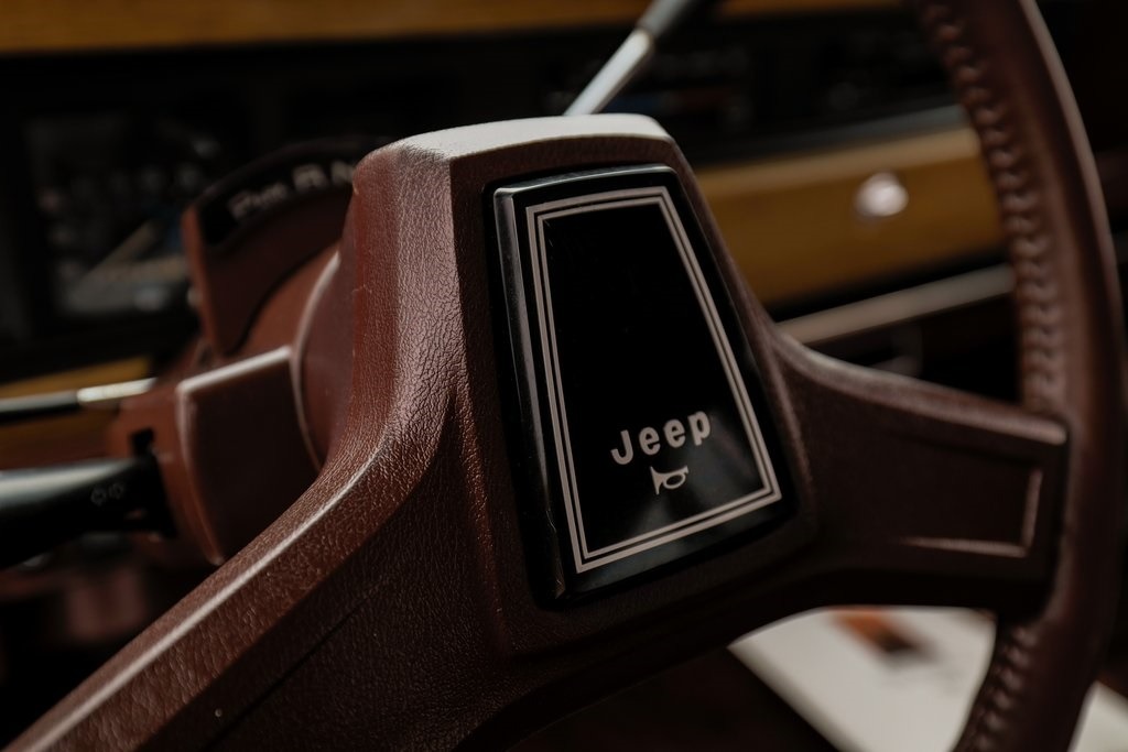 1989 Jeep Grand Wagoneer Base