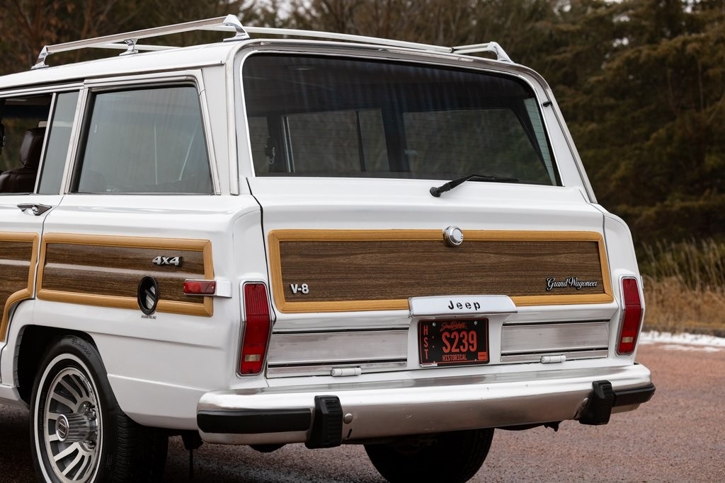 1989 Jeep Grand Wagoneer Base