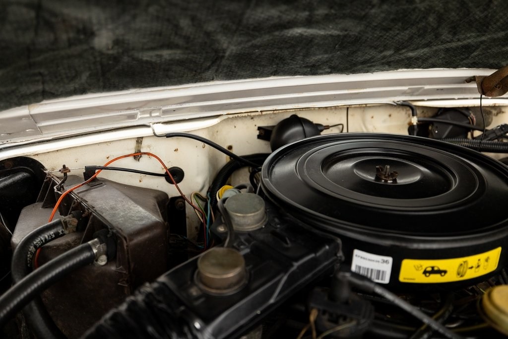 1989 Jeep Grand Wagoneer Base