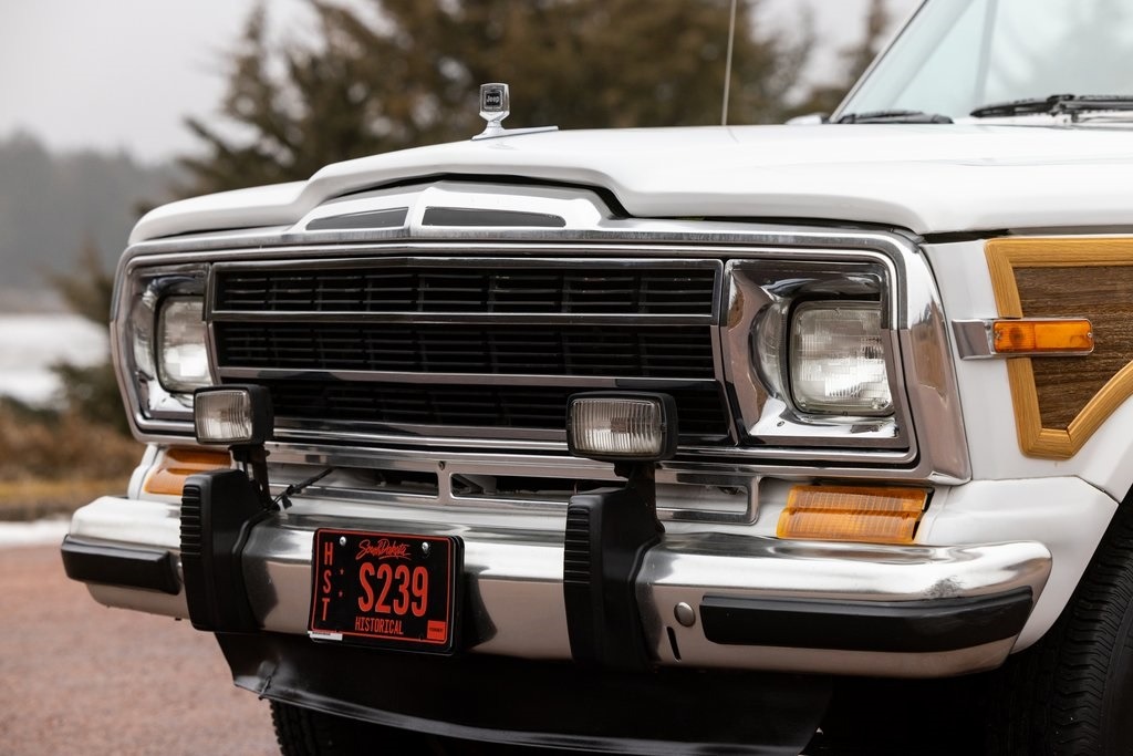 1989 Jeep Grand Wagoneer Base