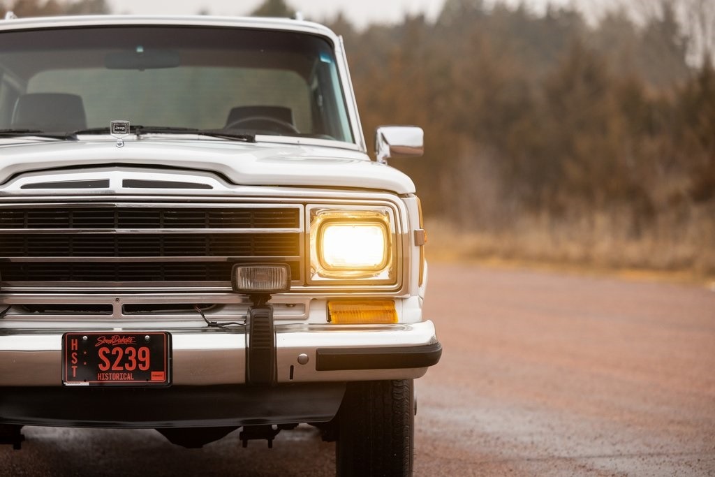 1989 Jeep Grand Wagoneer Base