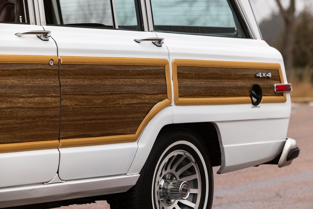 1989 Jeep Grand Wagoneer Base