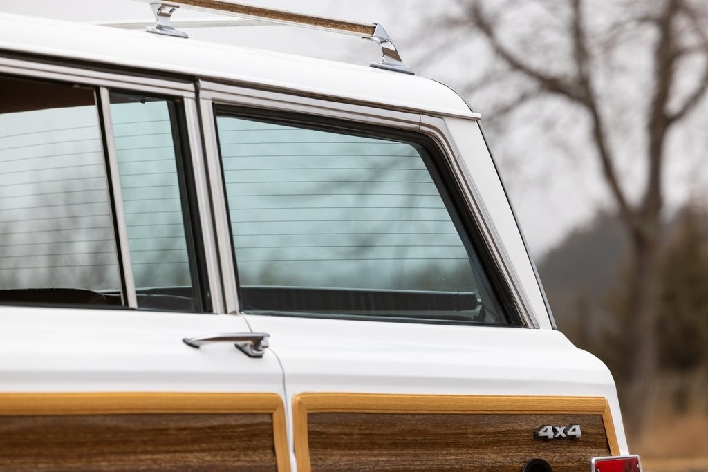 1989 Jeep Grand Wagoneer Base