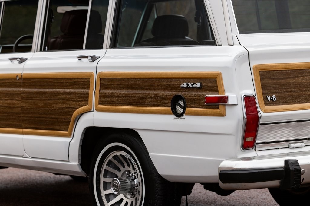 1989 Jeep Grand Wagoneer Base
