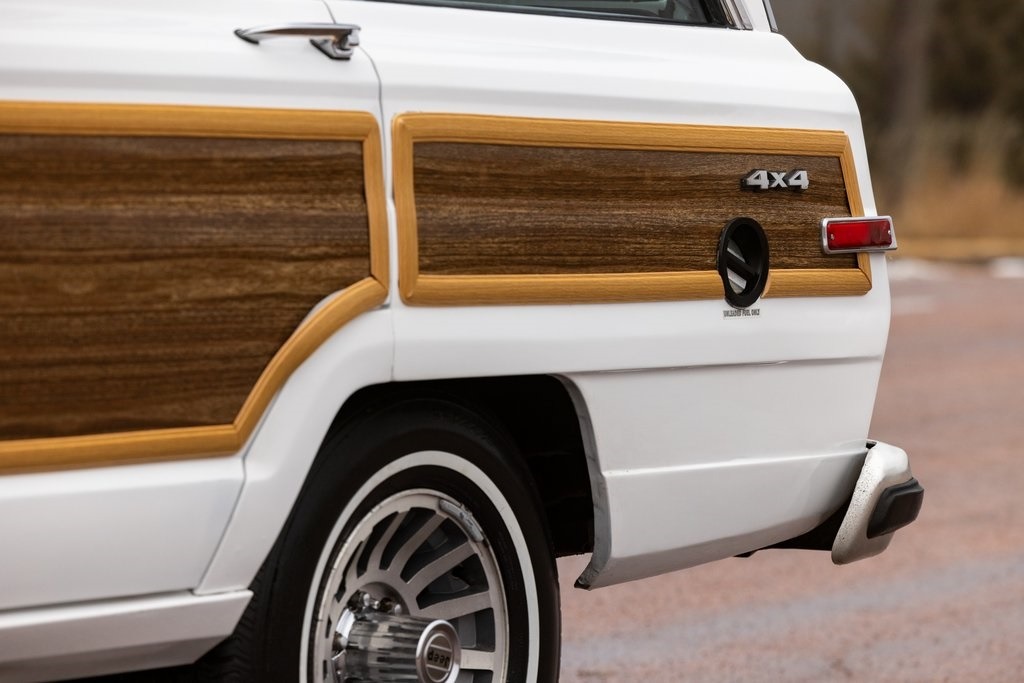 1989 Jeep Grand Wagoneer Base