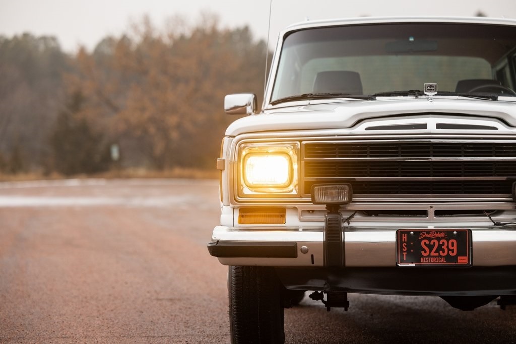 1989 Jeep Grand Wagoneer Base