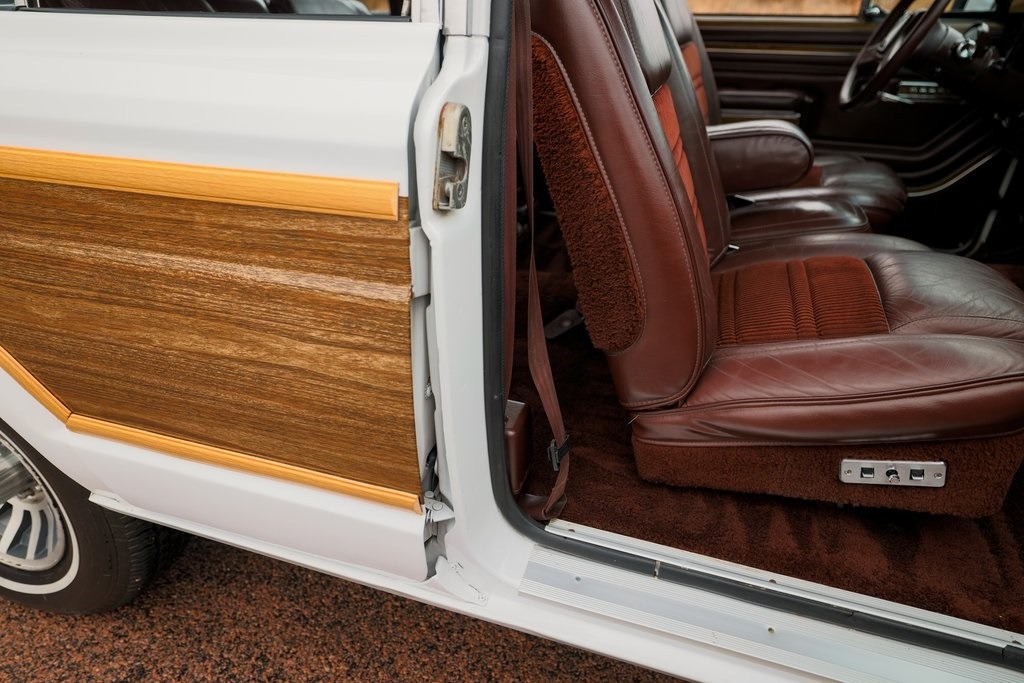 1989 Jeep Grand Wagoneer Base