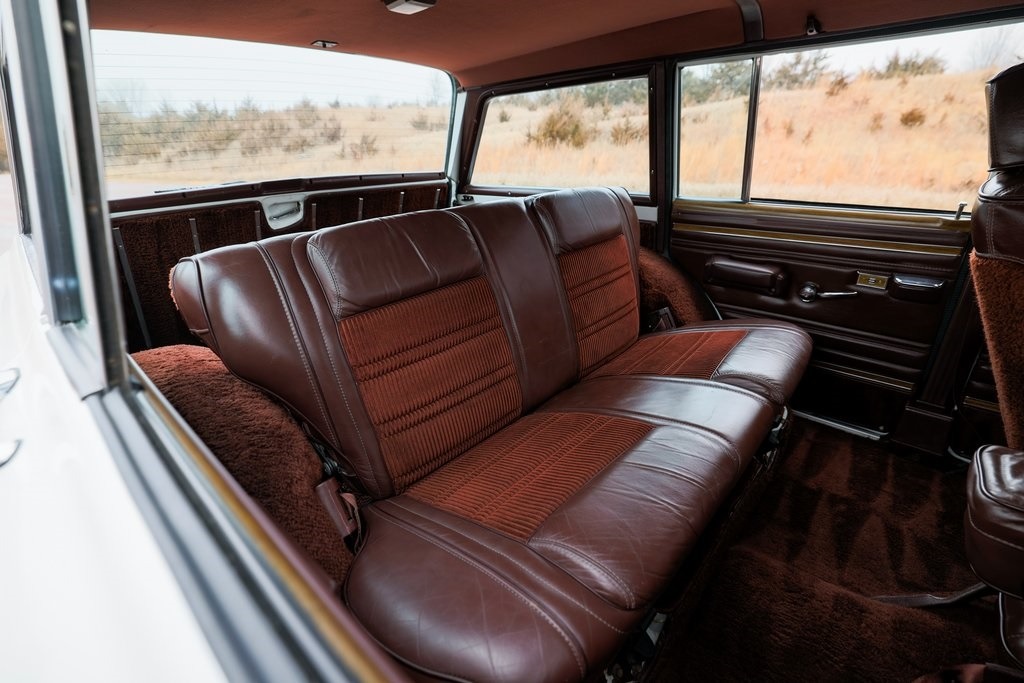 1989 Jeep Grand Wagoneer Base