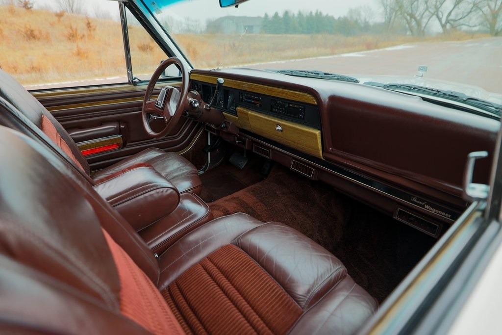 1989 Jeep Grand Wagoneer Base