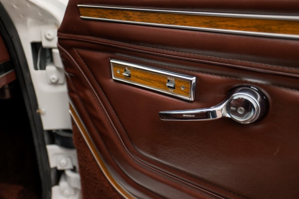 1989 Jeep Grand Wagoneer Base