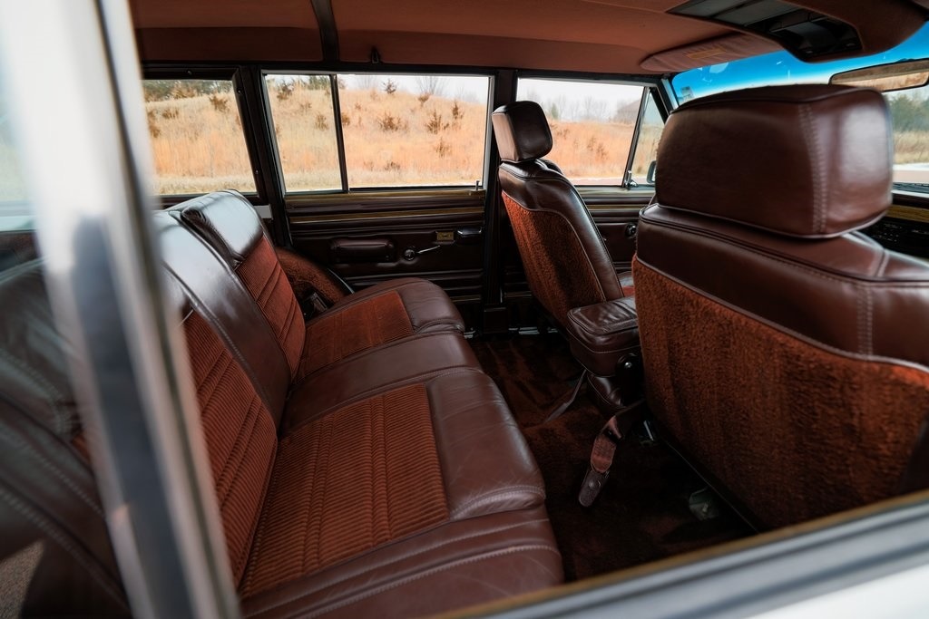 1989 Jeep Grand Wagoneer Base