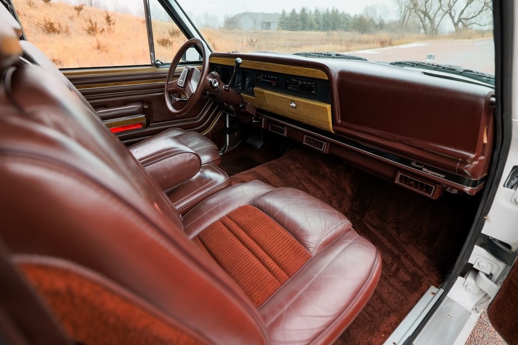 1989 Jeep Grand Wagoneer Base