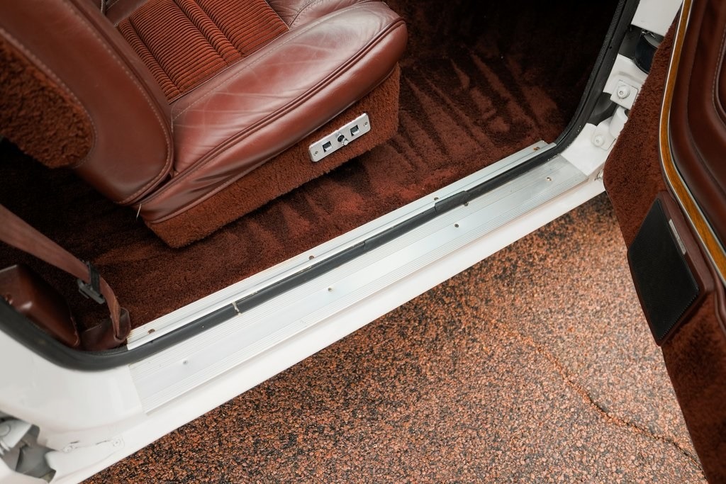 1989 Jeep Grand Wagoneer Base