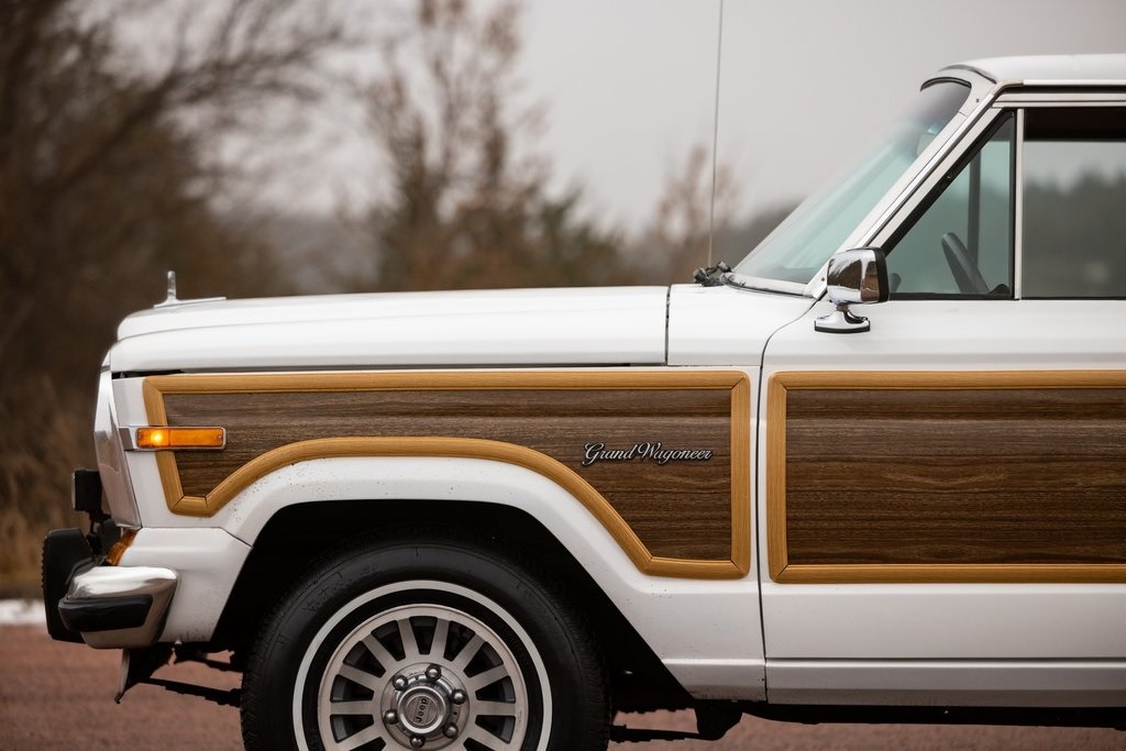 1989 Jeep Grand Wagoneer Base