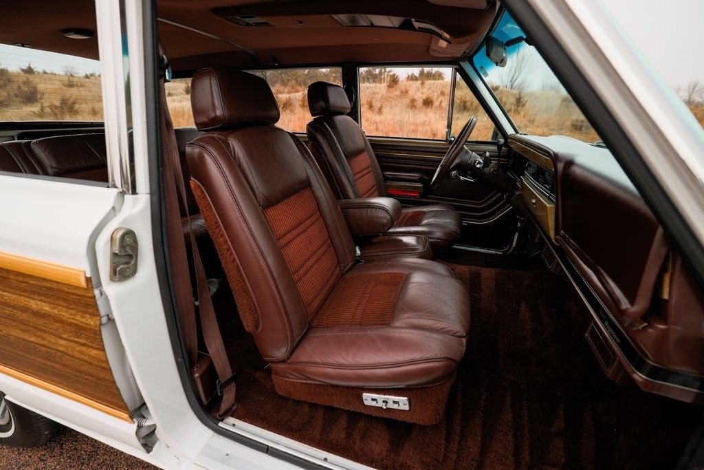 1989 Jeep Grand Wagoneer Base