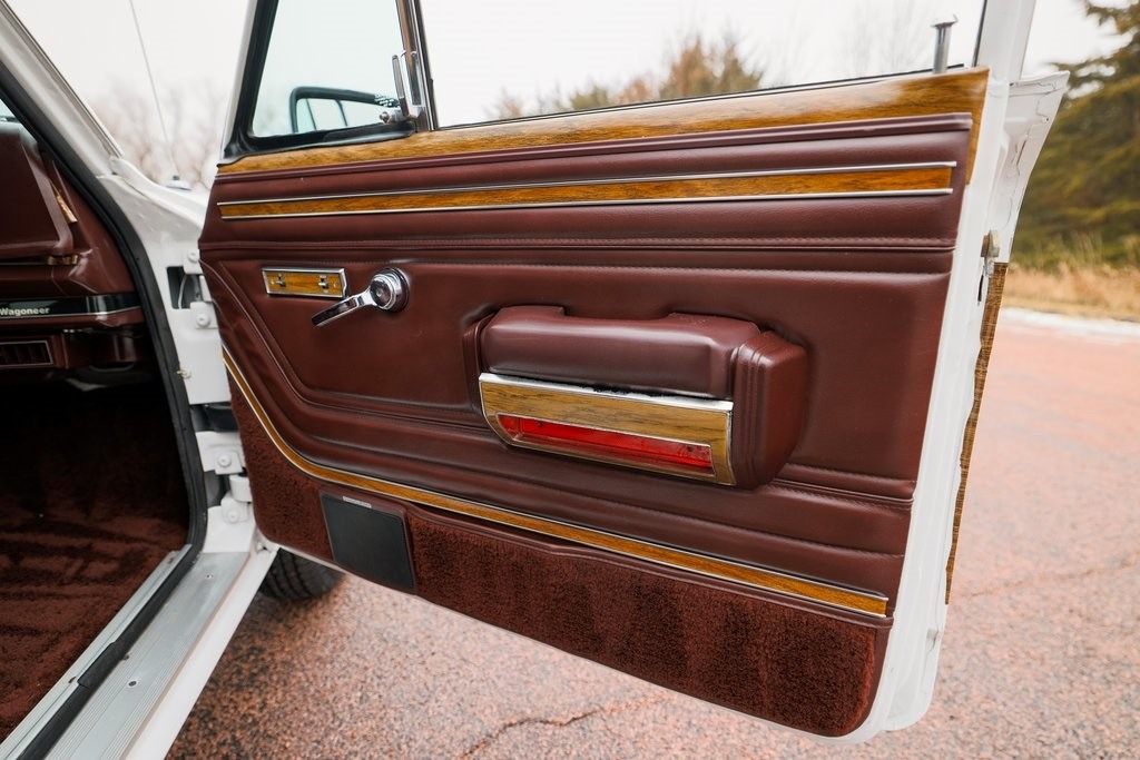 1989 Jeep Grand Wagoneer Base