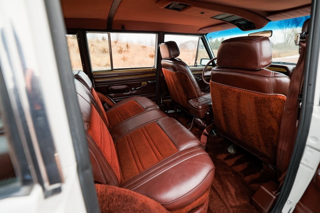 1989 Jeep Grand Wagoneer Base