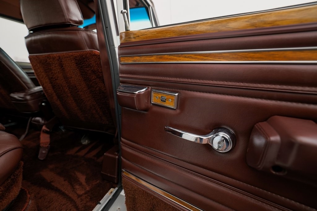 1989 Jeep Grand Wagoneer Base