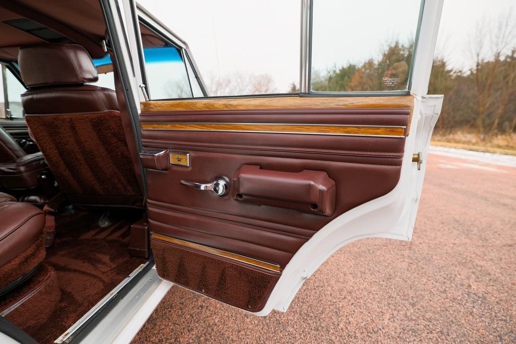 1989 Jeep Grand Wagoneer Base