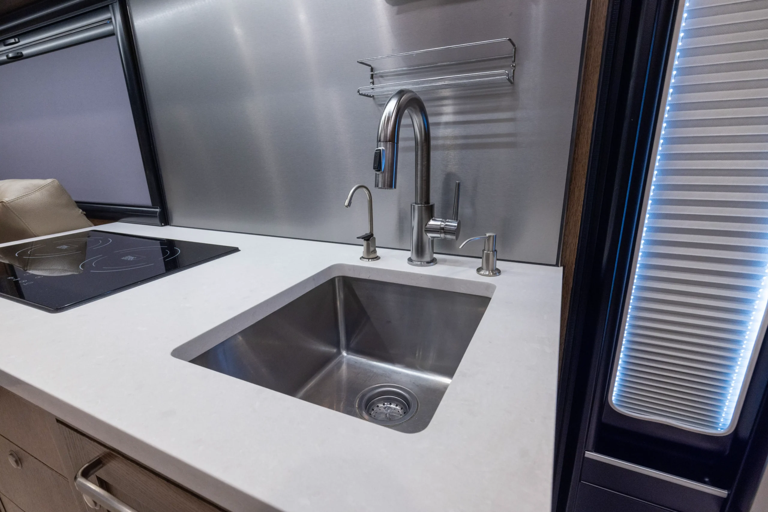 2020 EarthRoamer XV-LTi 020