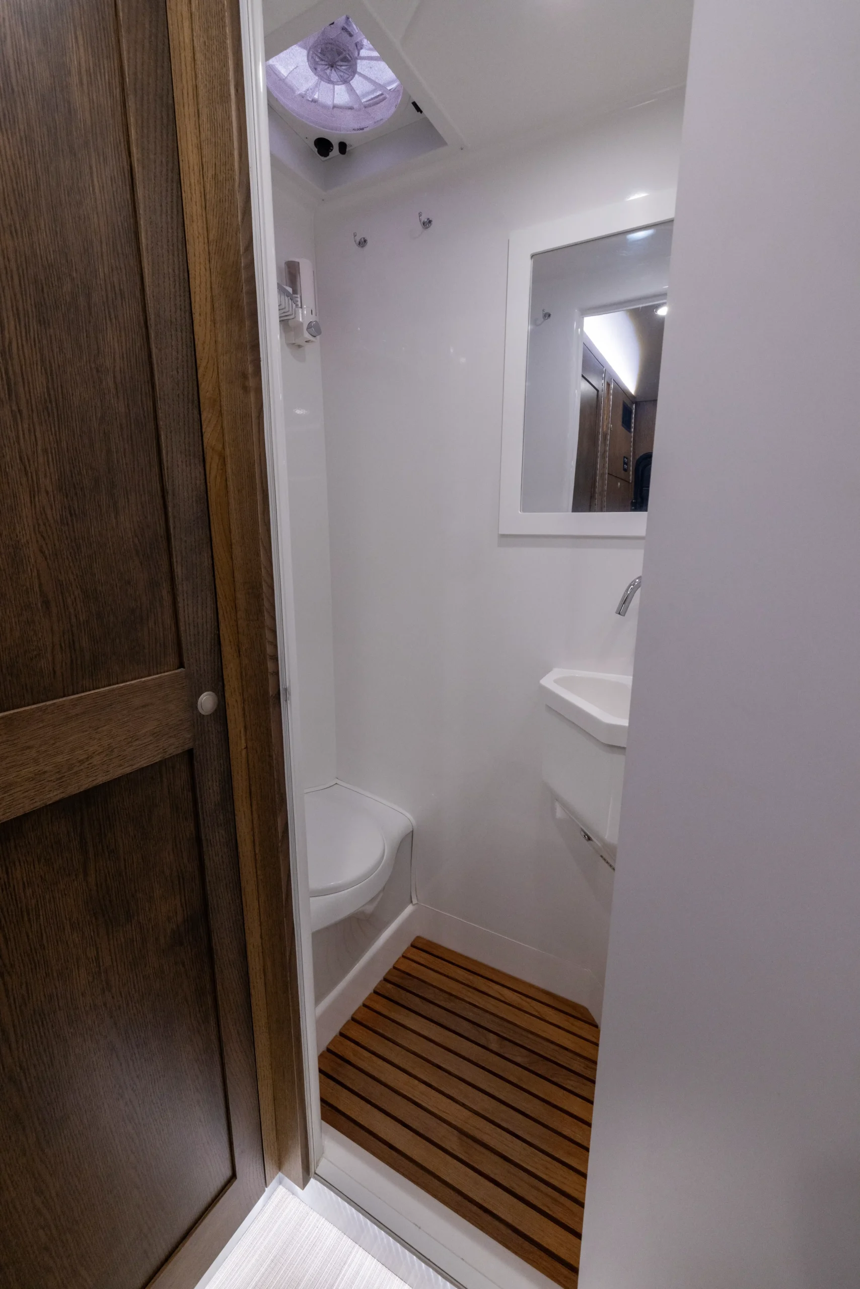 2020 EarthRoamer XV-LTi 020