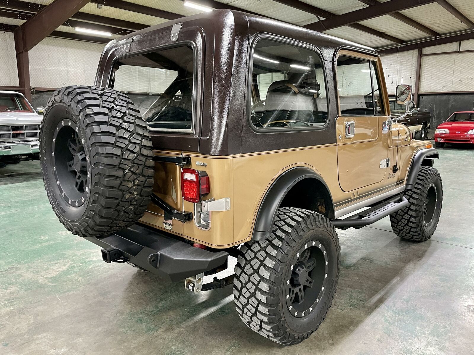 Sold: 1982 Jeep CJ-7 Jamboree - 5