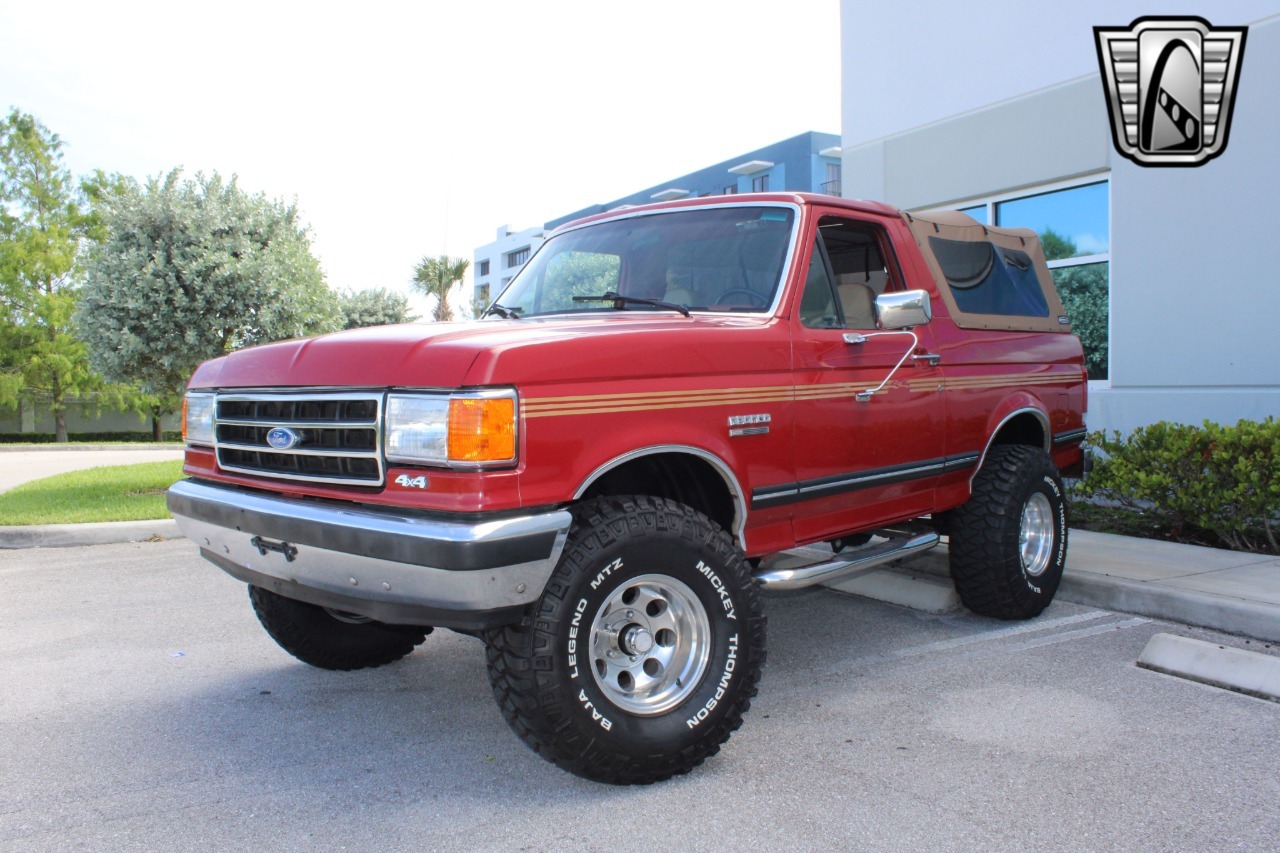 1989 Ford Bronco XLT - 4