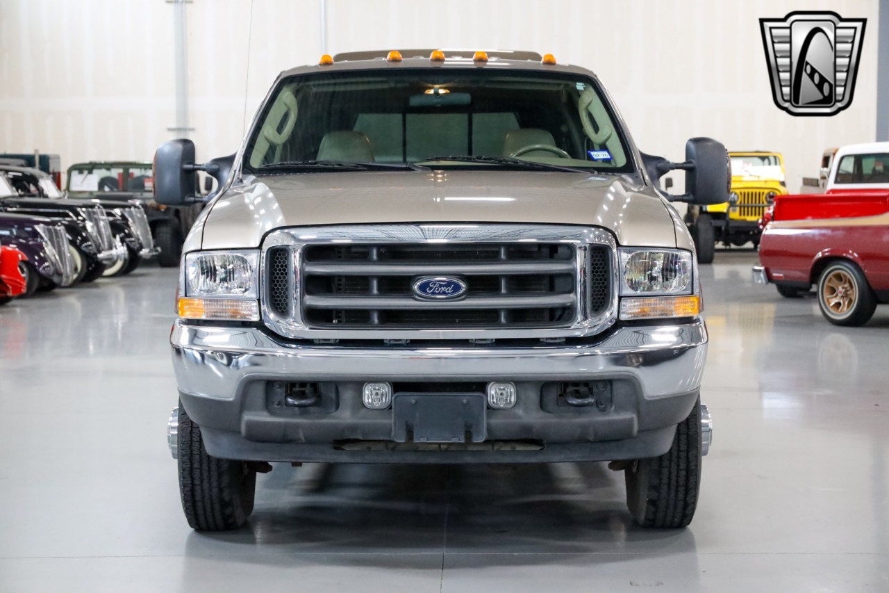 2004 Ford F-350 Super Duty Lariat - 2