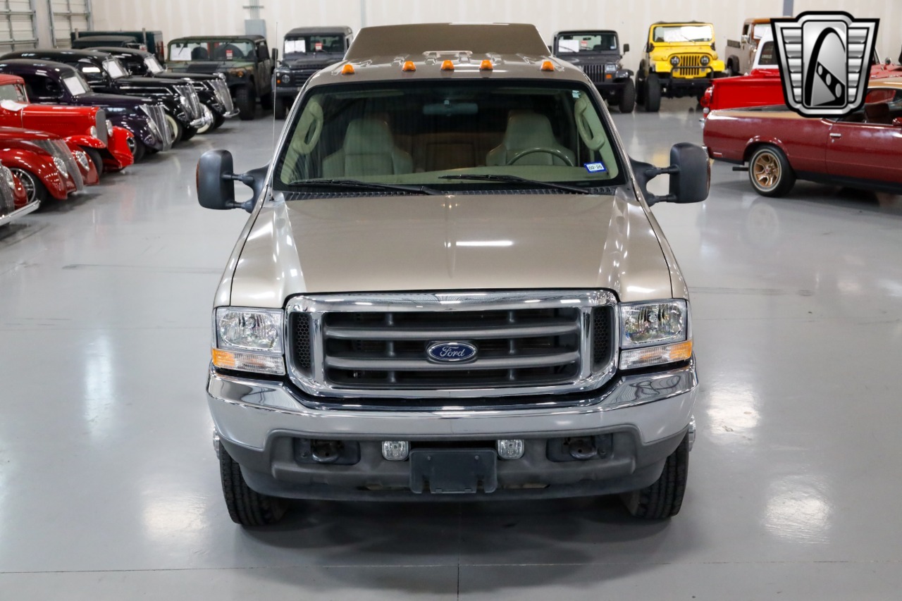 2004 Ford F-350 Super Duty Lariat - 3