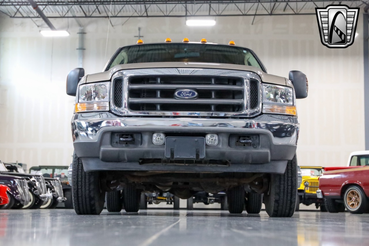 2004 Ford F-350 Super Duty Lariat - 5