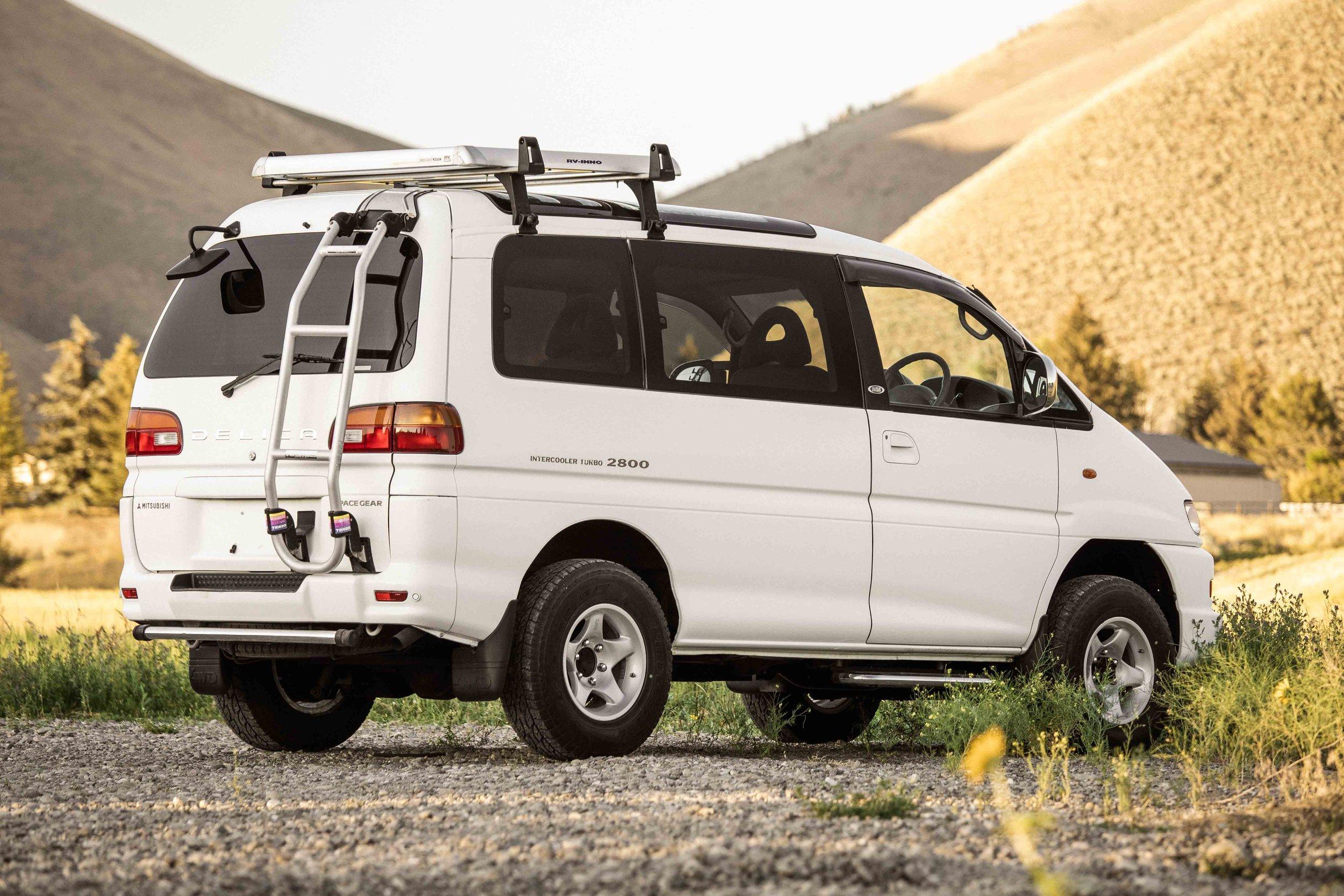 1999 Mitsubishi Delica L400 Spacegear Super Exceed - 3