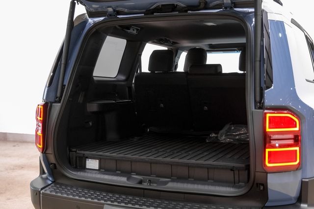 2025 Toyota Land Cruiser Premium