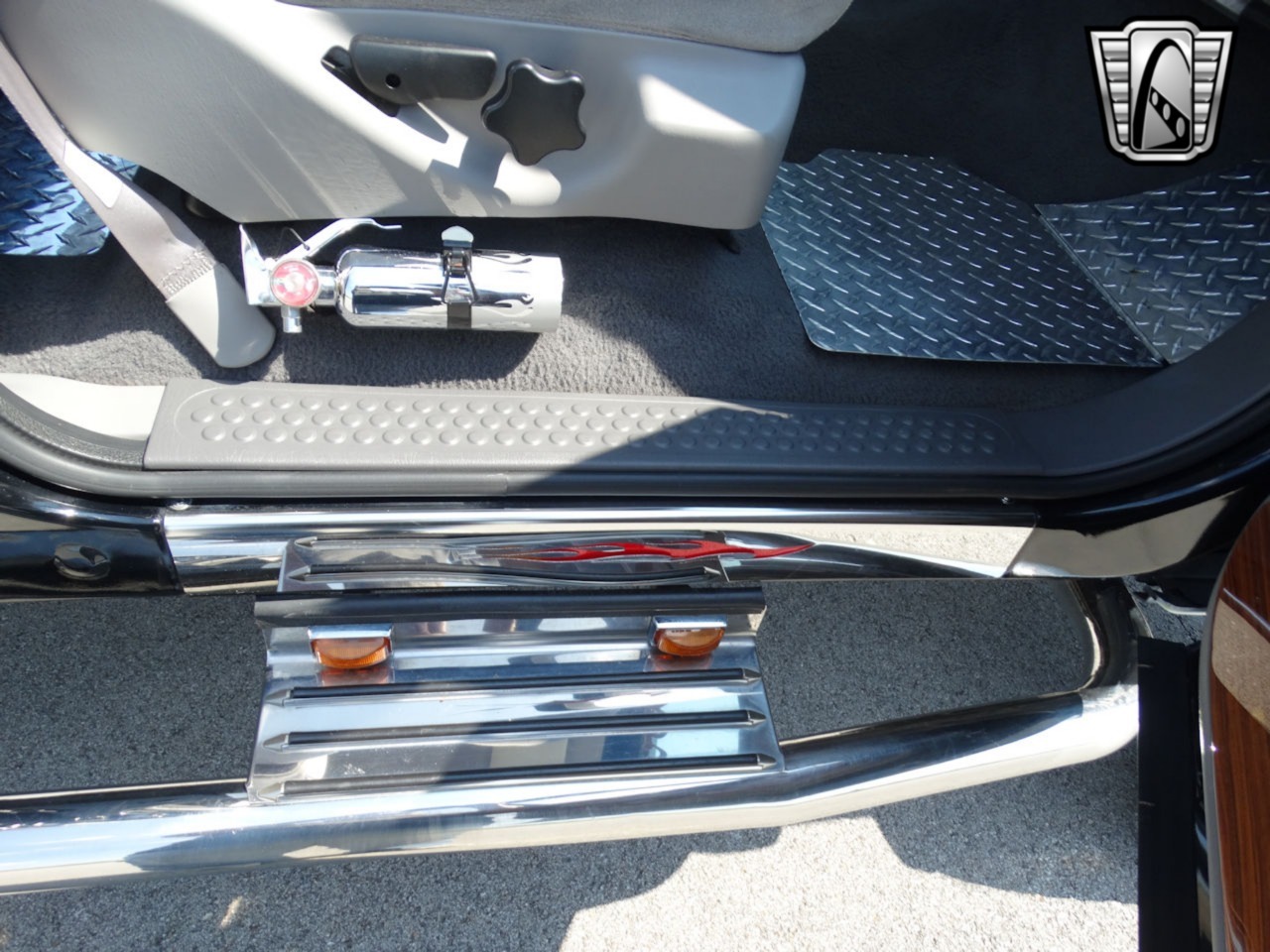 Custom 1999 Ford F-350 XLT