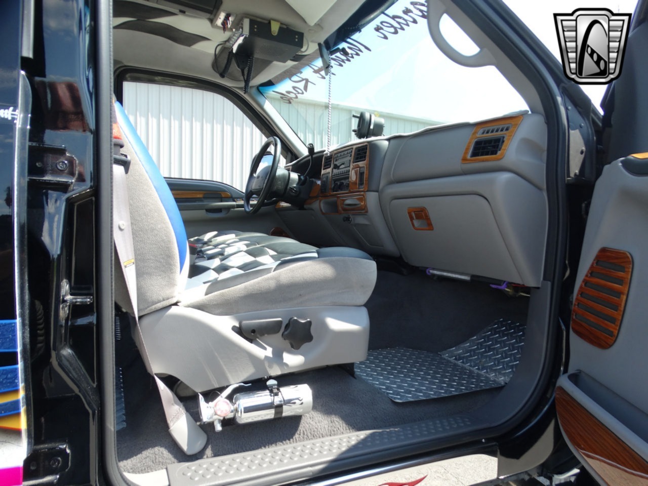 Custom 1999 Ford F-350 XLT