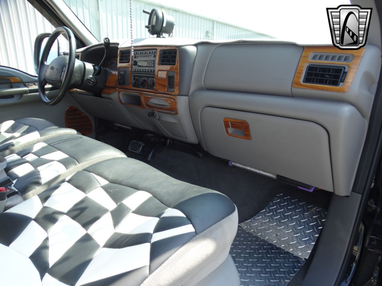 Custom 1999 Ford F-350 XLT