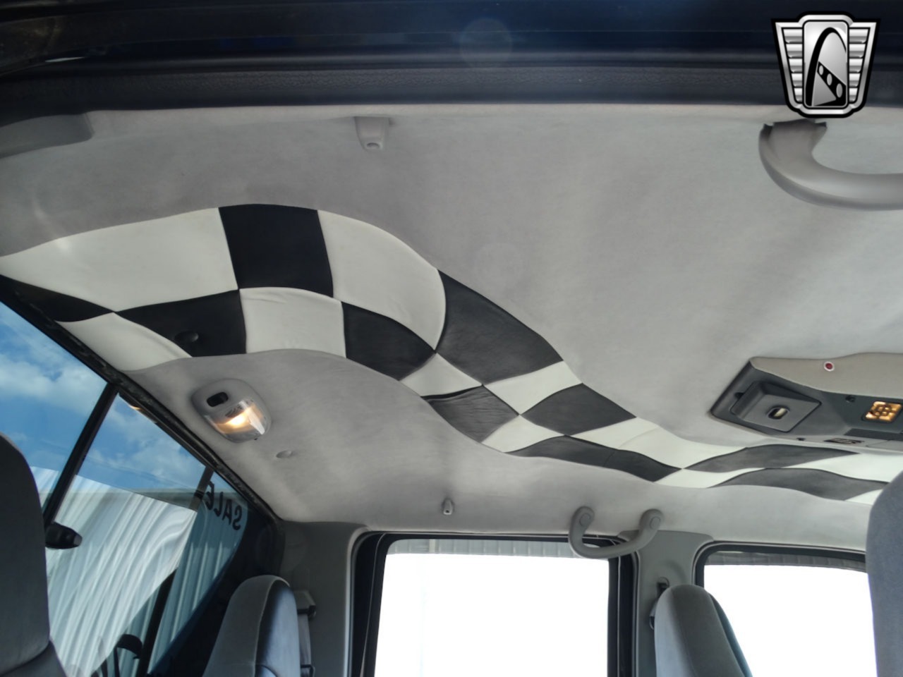 Custom 1999 Ford F-350 XLT