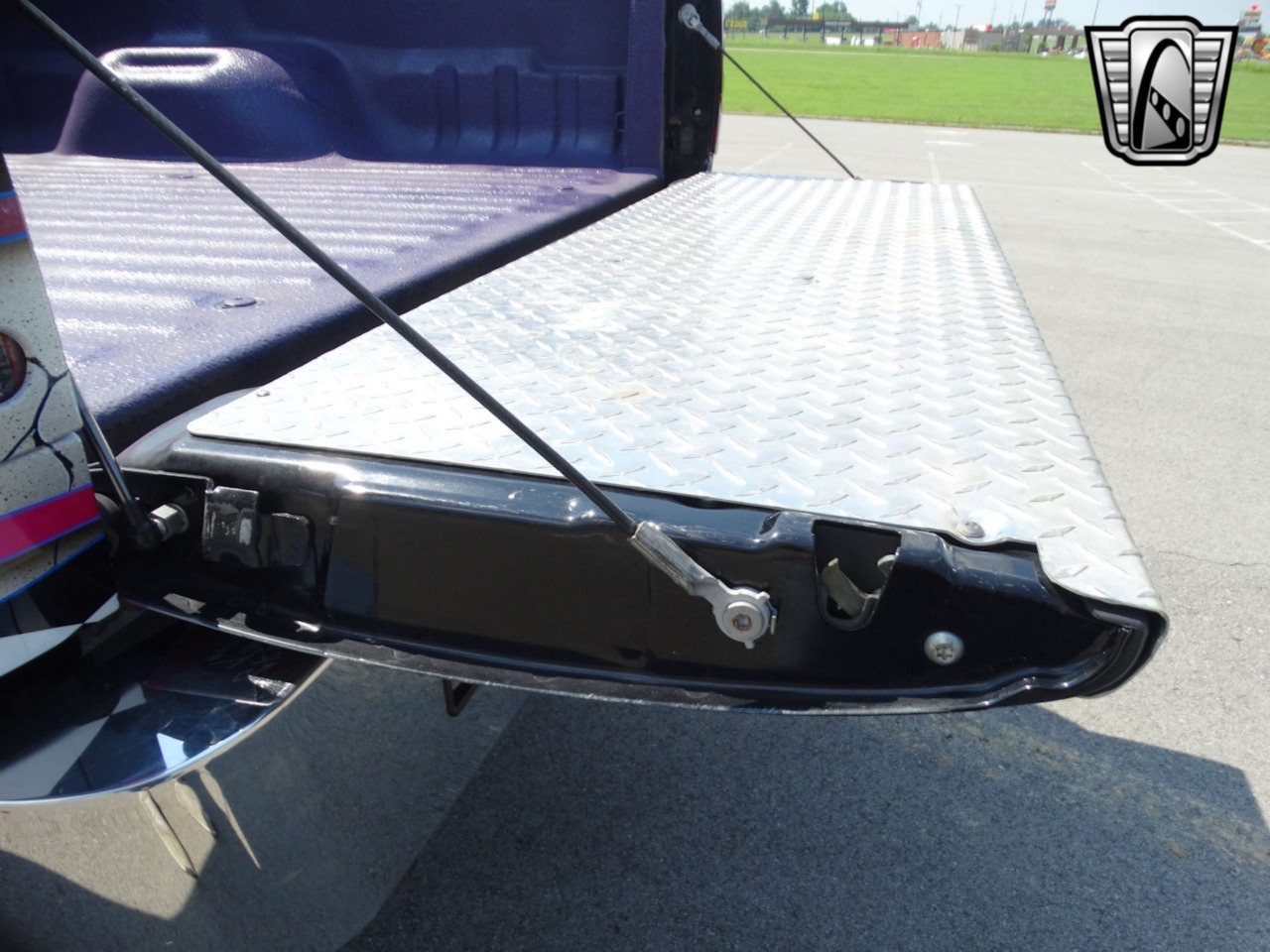 Custom 1999 Ford F-350 XLT