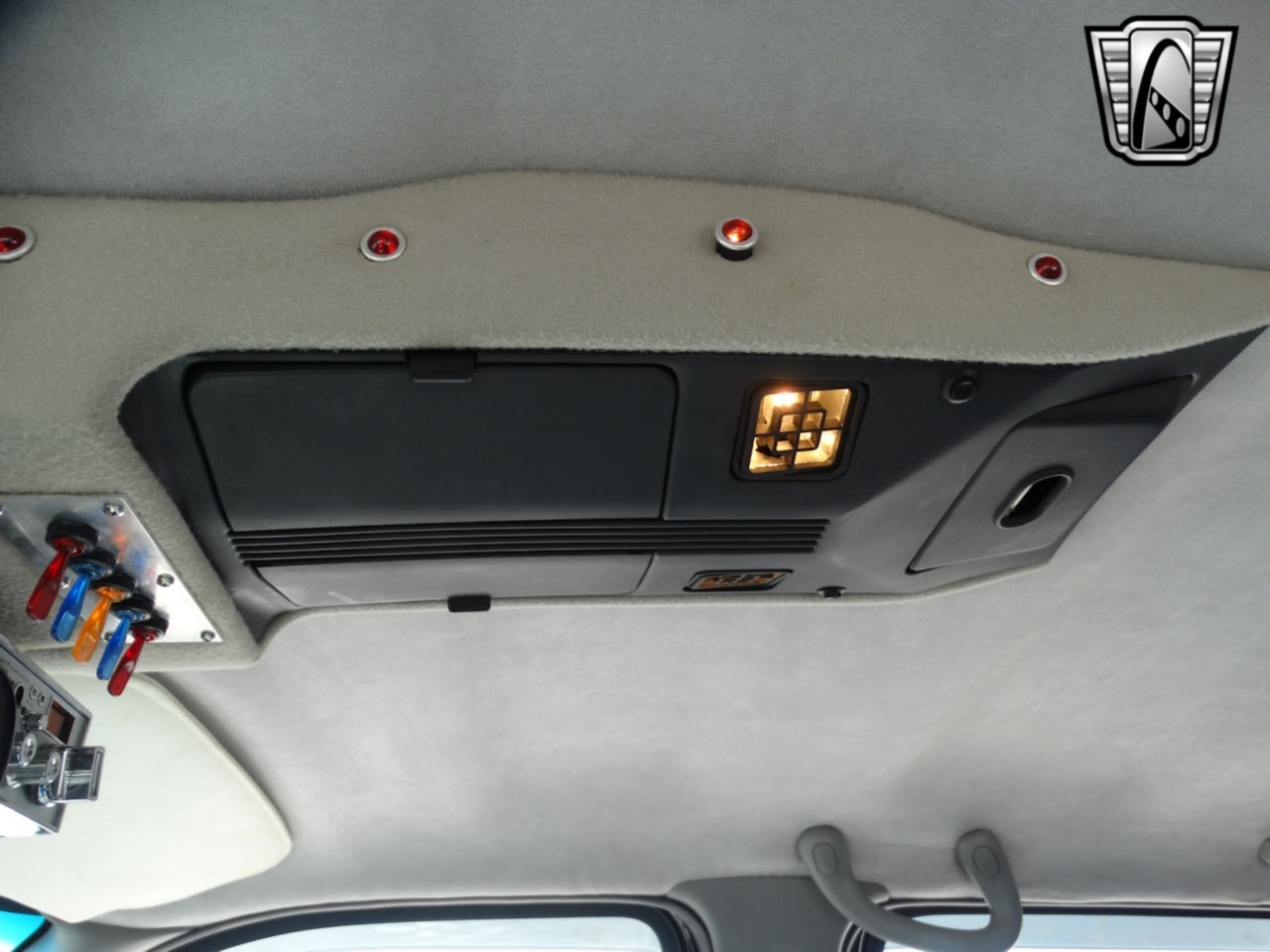 Custom 1999 Ford F-350 XLT