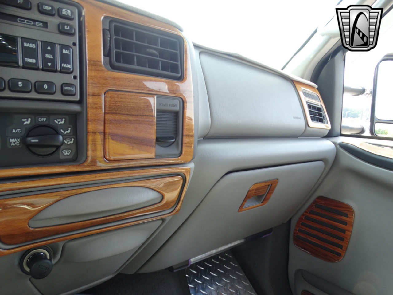 Custom 1999 Ford F-350 XLT