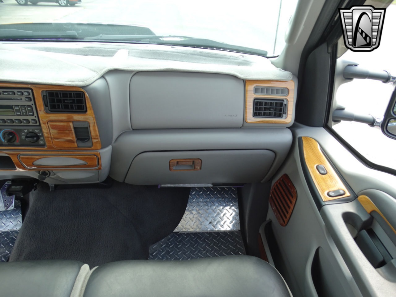 Custom 1999 Ford F-350 XLT