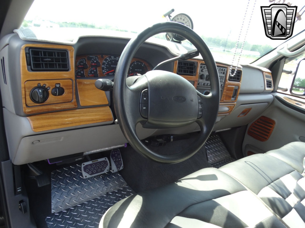 Custom 1999 Ford F-350 XLT