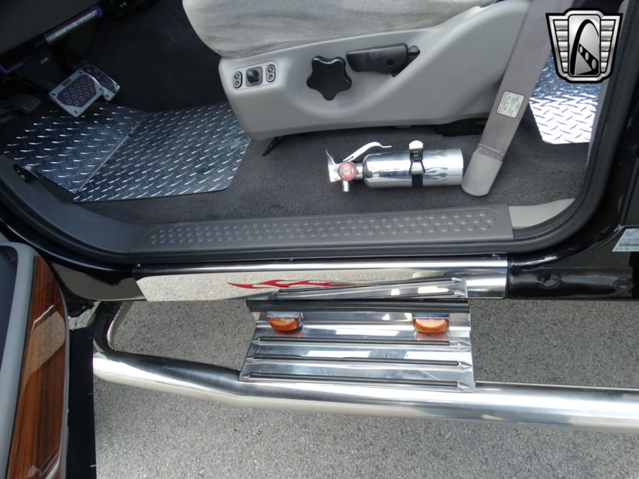 Custom 1999 Ford F-350 XLT