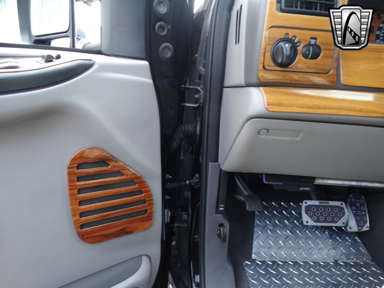 Custom 1999 Ford F-350 XLT