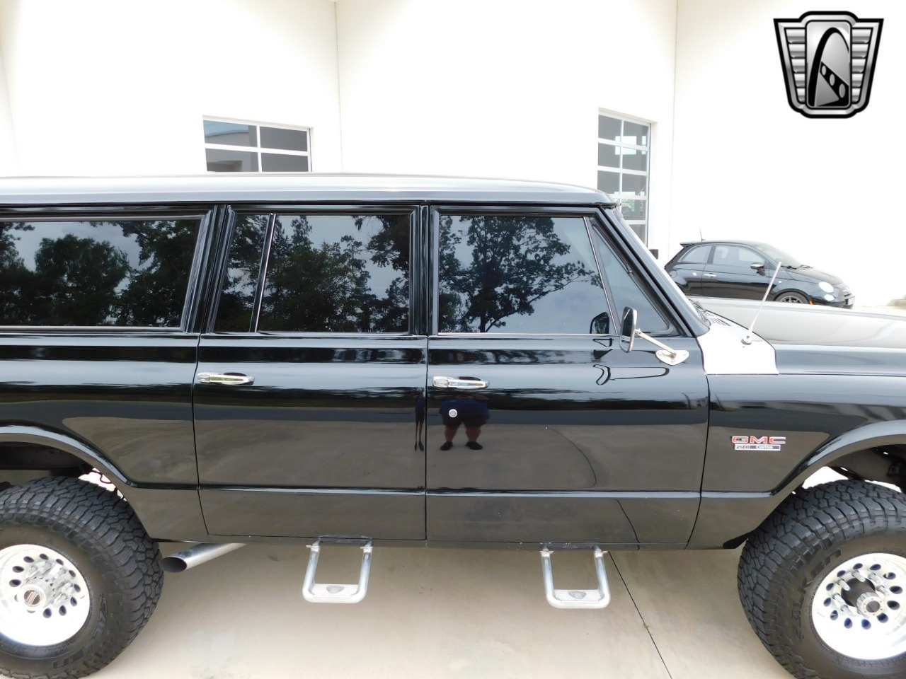 1972 GMC Suburban Restomod