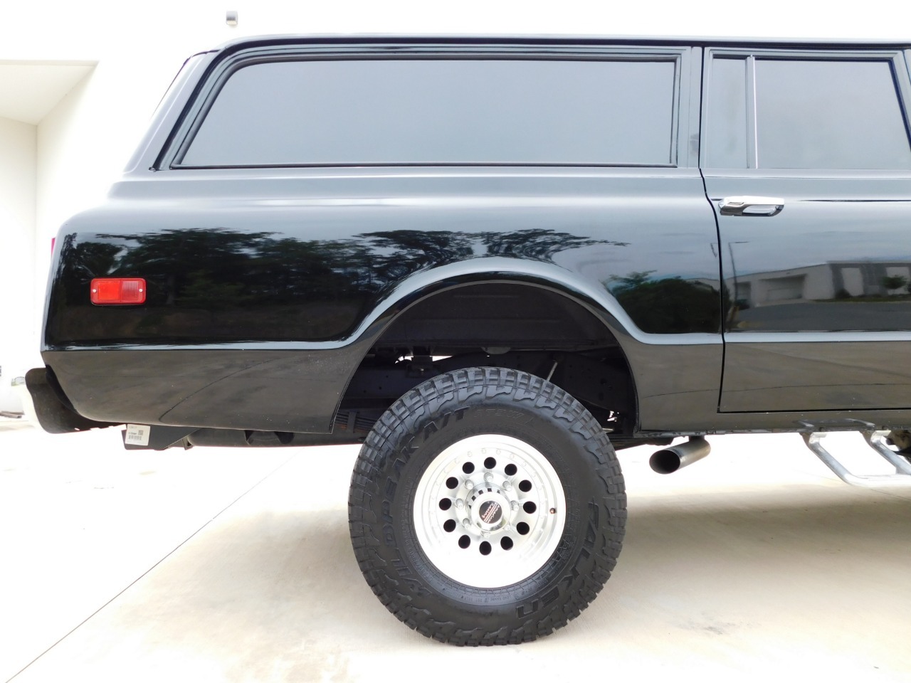 1972 GMC Suburban Restomod