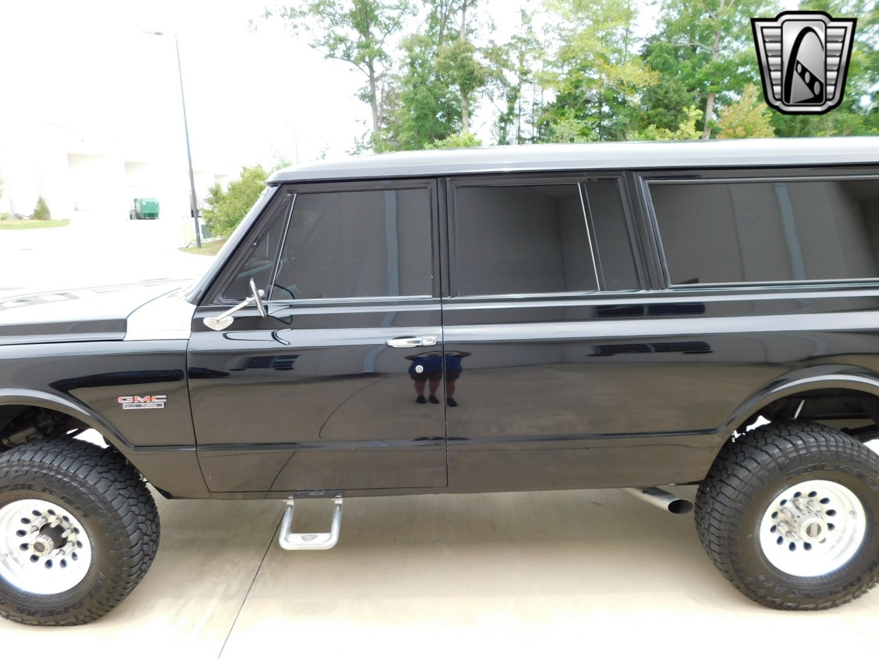 1972 GMC Suburban Restomod