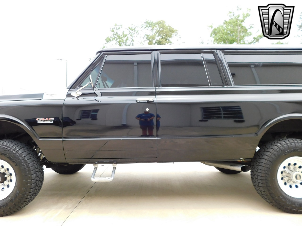 1972 GMC Suburban Restomod