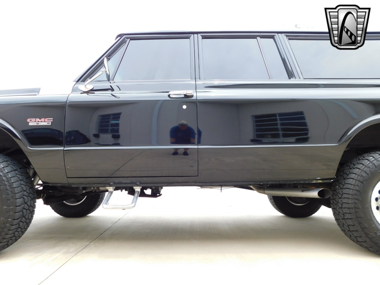 1972 GMC Suburban Restomod