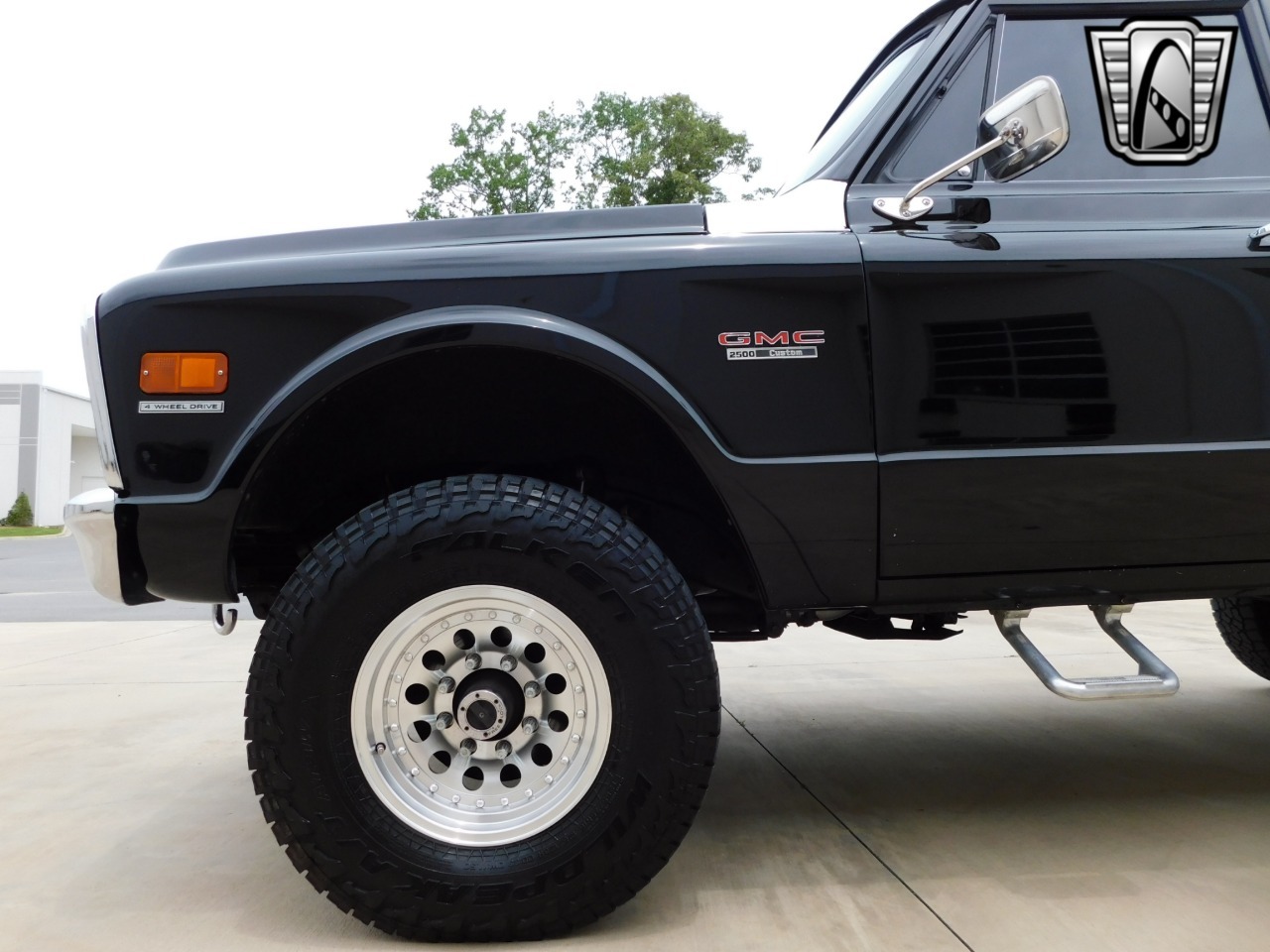 1972 GMC Suburban Restomod